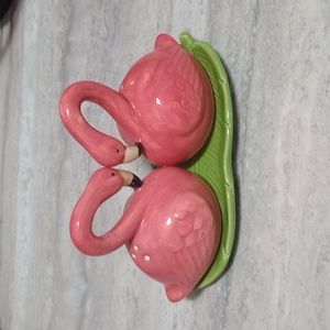 🦩 Flamingo Salt and Pepper Shakers 🦩